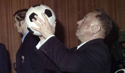 Erich Mielke bei einer Veranstaltung der Sportvereinigung Dynamo, 80er Jahre