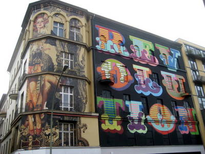 Älteres Foto Street Art Haus 