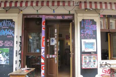 "Meeting Relationship Anarchy Collective: Decolonial As...